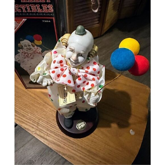 Flambro Circus World Museum Mechanical Movement Clown Grotesque Musical Song - Picture 2 of 10